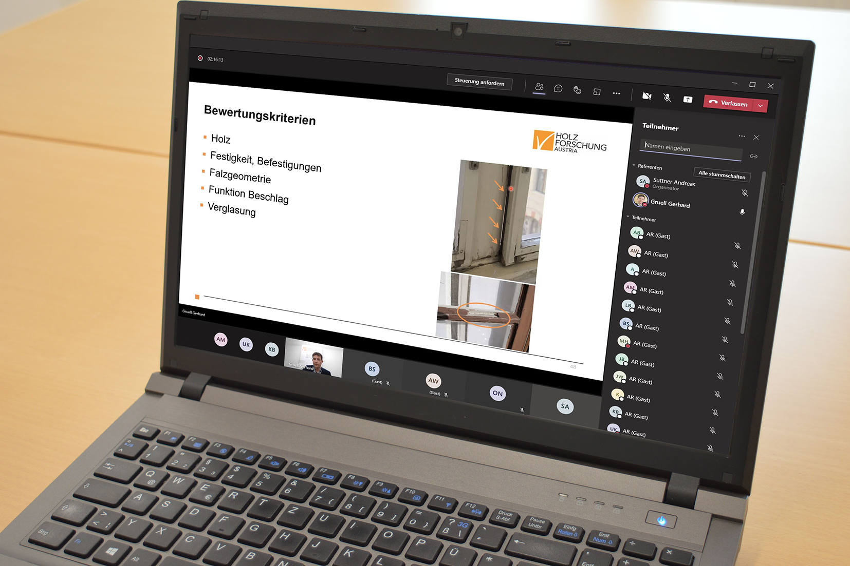 Online-Seminar der Holzforschung Austria via Laptop.